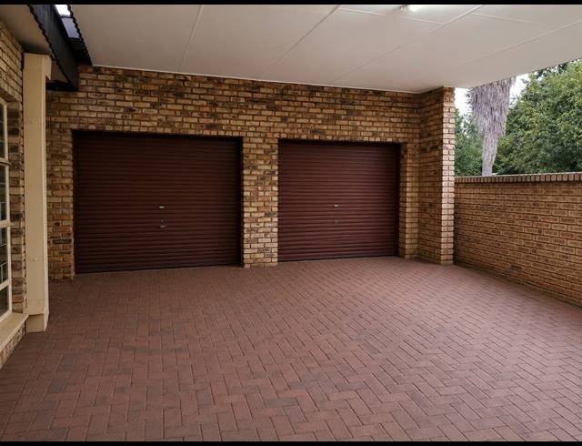 4 BEDROOM HOUSE FOR SALE IN BRITS CENTRAL